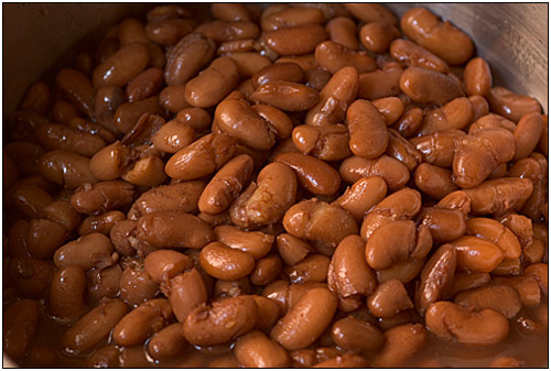 recipe, healthy refried beans, low fat refried beans, Mexican beans, pinto beans, how to cook, no lard refried beans, non refried beans, frijoles fritos, frijoles refritos, low calories, low fat, sin grasa, beans; bunch; mound; dried beans; pinto beans; legumes; healthy; food; cooking; cook; food; prepare; preparation; hearty food; diet; Leguminosae; edible; seed; kitchen; cuisine; Mexico; Mexican; organic; bio; bountiful; many; plentiful; abundent; diet; dry; bean;