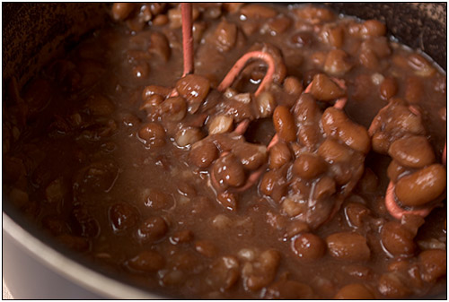 recipe, healthy refried beans, low fat refried beans, Mexican beans, pinto beans, how to cook, no lard refried beans, non refried beans, frijoles fritos, frijoles refritos, low calories, low fat, sin grasa, beans; bunch; mound; dried beans; pinto beans; legumes; healthy; food; cooking; cook; food; prepare; preparation; hearty food; diet; Leguminosae; edible; seed; kitchen; cuisine; Mexico; Mexican; organic; bio; bountiful; many; plentiful; abundent; diet; dry; bean;