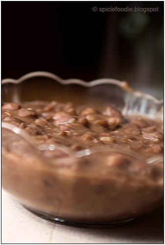 recipe, healthy refried beans, low fat refried beans, Mexican beans, pinto beans, how to cook, no lard refried beans, non refried beans, frijoles fritos, frijoles refritos, low calories, low fat, sin grasa, beans; bunch; mound; dried beans; pinto beans; legumes; healthy; food; cooking; cook; food; prepare; preparation; hearty food; diet; Leguminosae; edible; seed; kitchen; cuisine; Mexico; Mexican; organic; bio; bountiful; many; plentiful; abundent; diet; dry; bean;