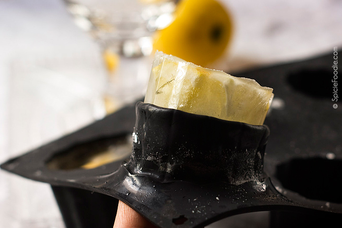 Lemon Infused Ice Cubes by @spiciefoodie | #icecubes #lemon #summer