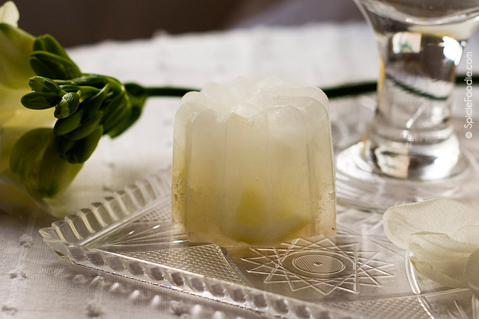 Lemon Infused Ice Cubes by @spiciefoodie | #icecubes #lemon #summer