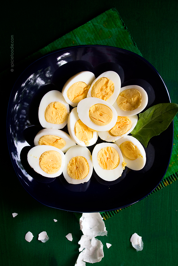 Egg Salad with Chipotle Pepper by @SpicieFoodie | #eggs #eggsalad #chipotlepepper #spicy #vegetarian