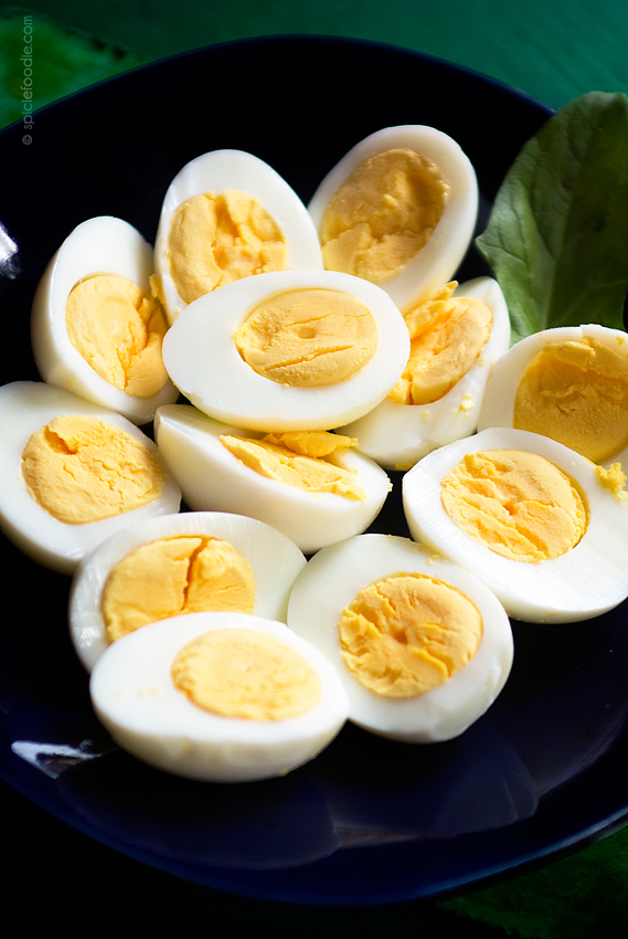 Egg Salad with Chipotle Pepper by @SpicieFoodie | #eggs #eggsalad #chipotlepepper #spicy #vegetarian