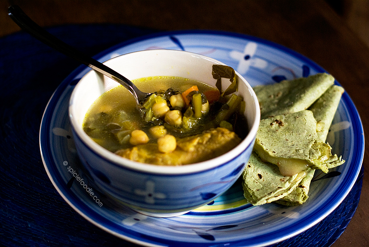 Peppery Chicken and Vegetable Soup by @SpicieFoodie | #blackpepper #soup #chicken #easymeals