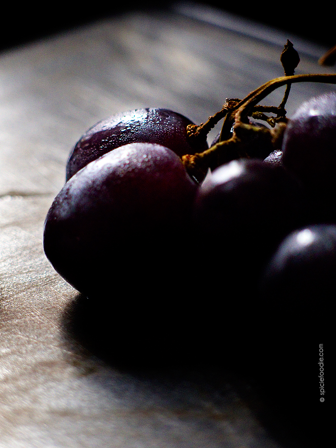 Sunday Snapshots: Grapes Obscura by @SpicieFoodie | #foodphotography