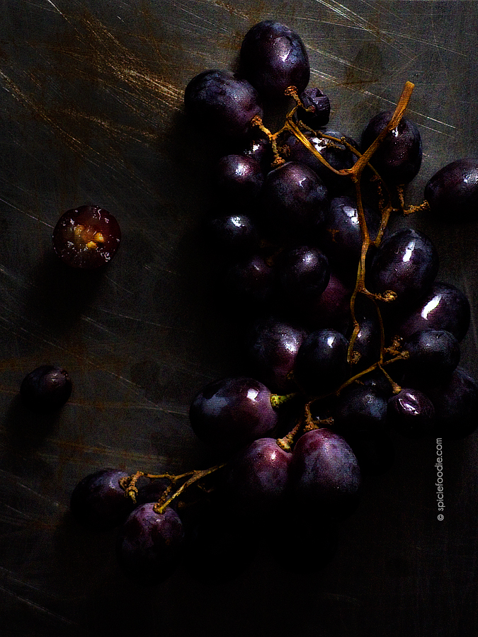 Sunday Snapshots: Grapes Obscura by @SpicieFoodie | #foodphotography