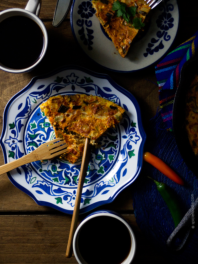 Chorizo, Potato and Pepper #Frittata by @SpicieFoodie | #breakfast #lunch #dinner #onepanmeals