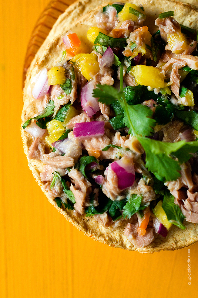 Tuna Tostadas with Pineapple and Purple Onion | #Mexicanfood #pescatarian #quickmeals #nocookmeals